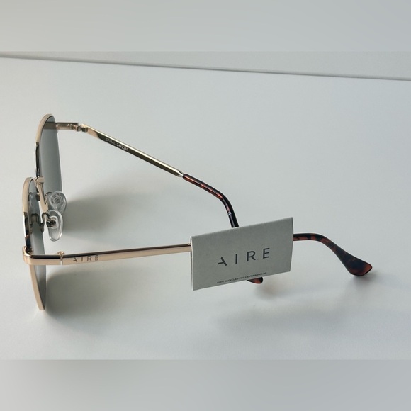 Aire Women’s Sunglasses NWT Aviator Gold Lightweight Banana Republic - Picture 8 of 9